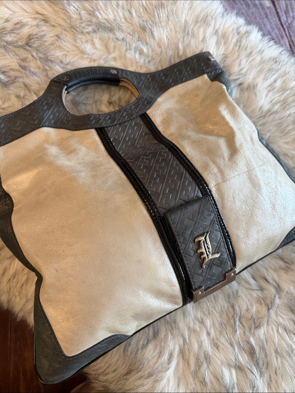 Vintage L.A.M.B.Leather Two-Tone metallic Beige and Black Tote Bag - Picture 2 of 9
